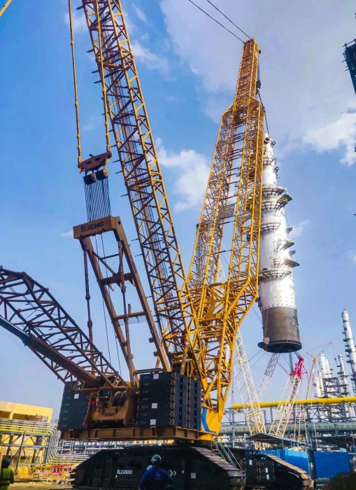 奔赴海外！徐工履帶起重機(jī)跨海助建大型石油煉化項(xiàng)目