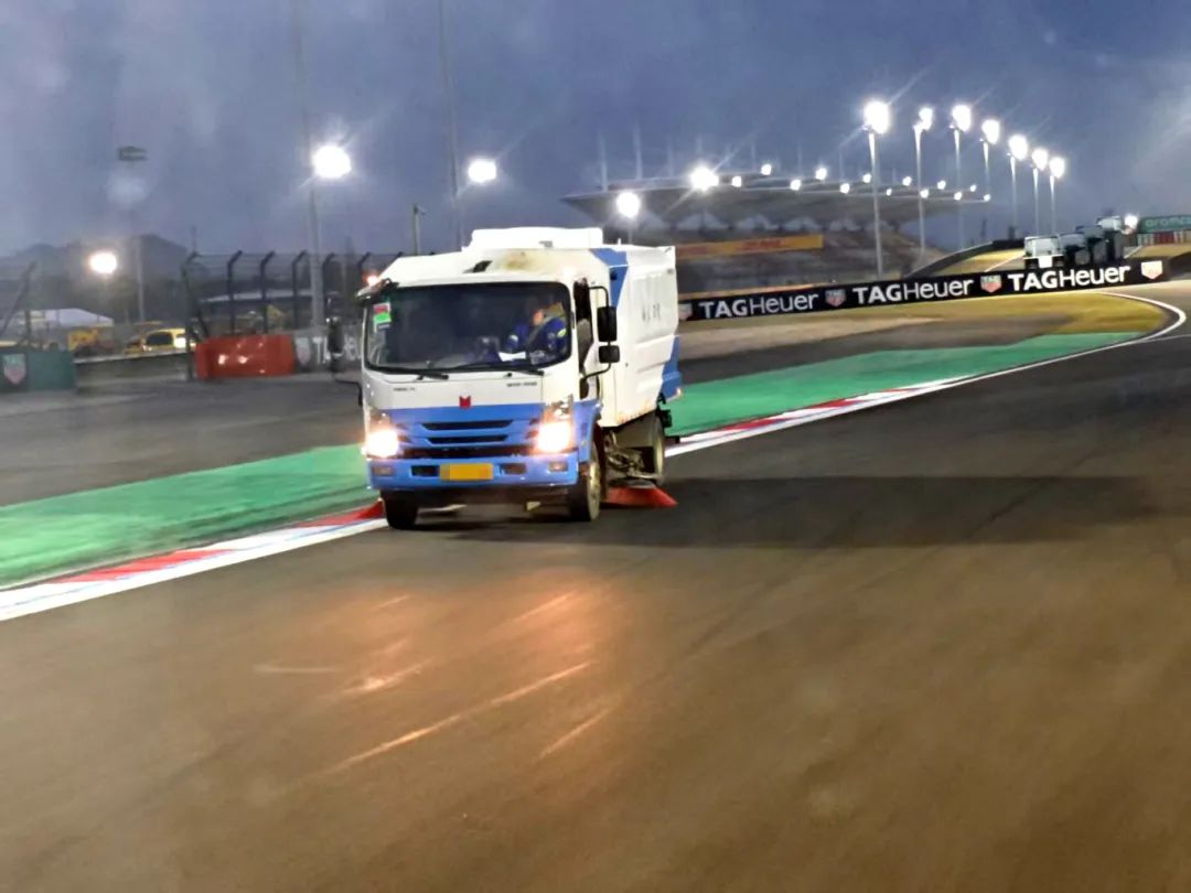 起猛了，居然在上海F1賽場上看到了TA...