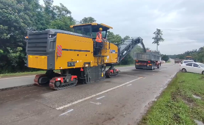 徐工成套道路機械油面施工，這次在馬來西亞！