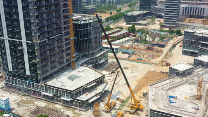 零失誤拿下！徐工G2代XCA200G8-1盲區(qū)作業(yè)，精準(zhǔn)拆除40米塔吊