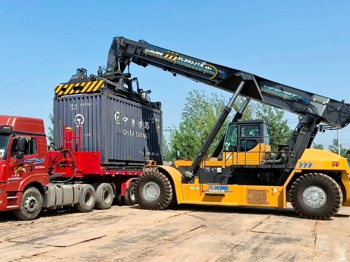 高效正面吊——散裝物料裝卸、輸送解決方案專家！