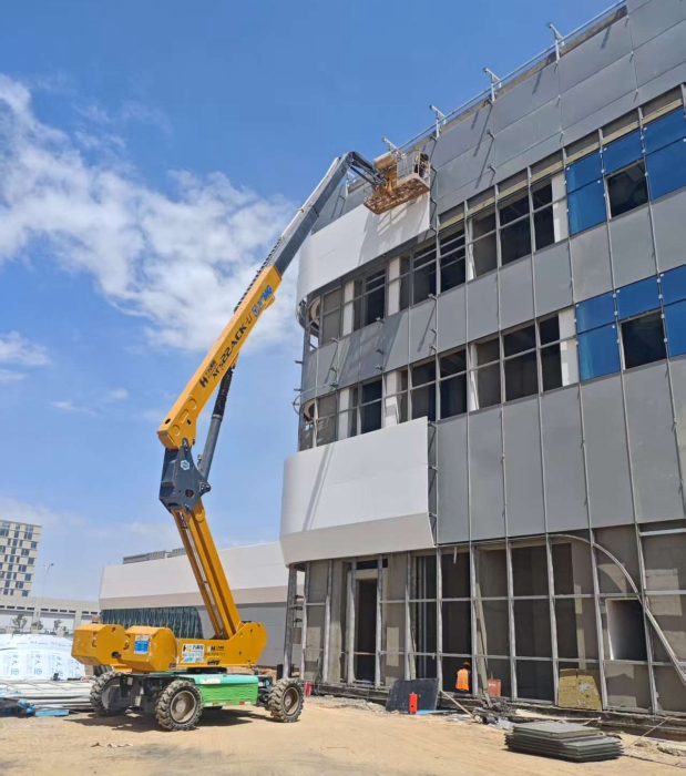 智穩(wěn)高效！徐工XGS22ACK-Li，蘭州機(jī)場(chǎng)上的綠色高效引擎