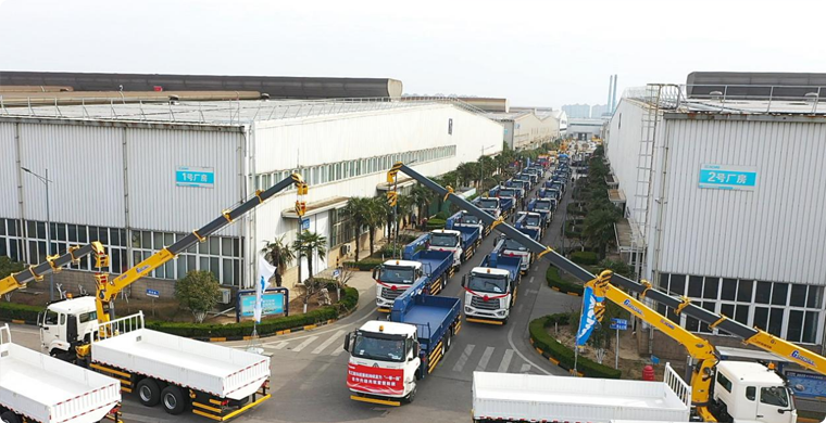 2025年，徐工隨車起重機(jī)再度開拔“一帶一路”，助力當(dāng)?shù)亟ㄔO(shè)。