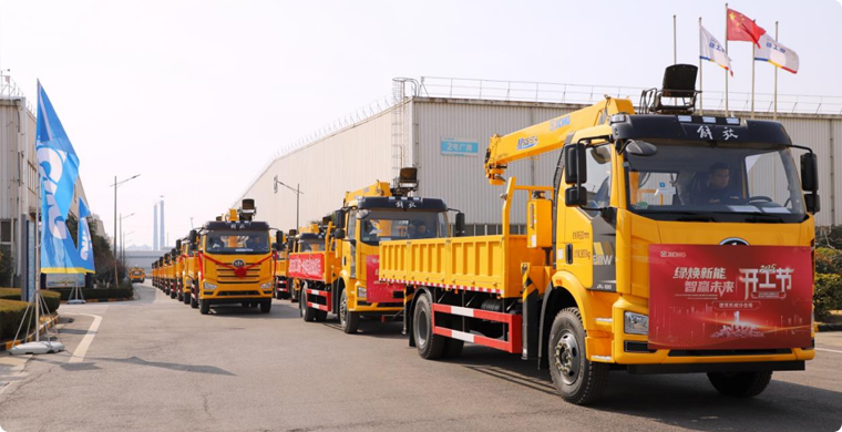 2025年，徐工&解放“整車一體化”隨車起重機(jī)批量發(fā)車，閃耀開門紅！