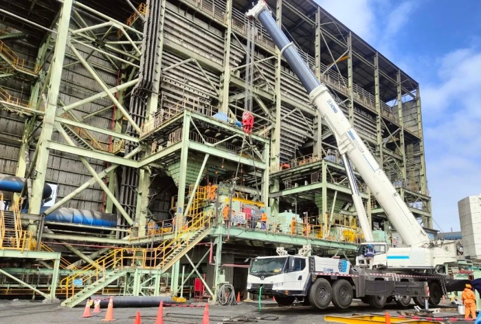 首臺！超大噸位XCA500BR落子首鋼鐵礦！