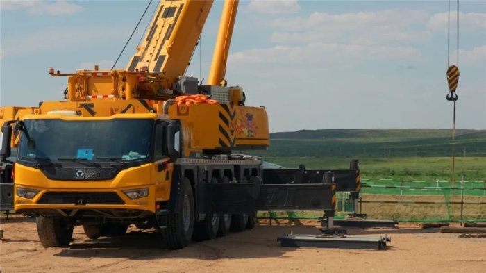 穩(wěn)鉤定乾坤！徐工G2代XCA200G8-1決勝風(fēng)電基礎(chǔ)吊裝