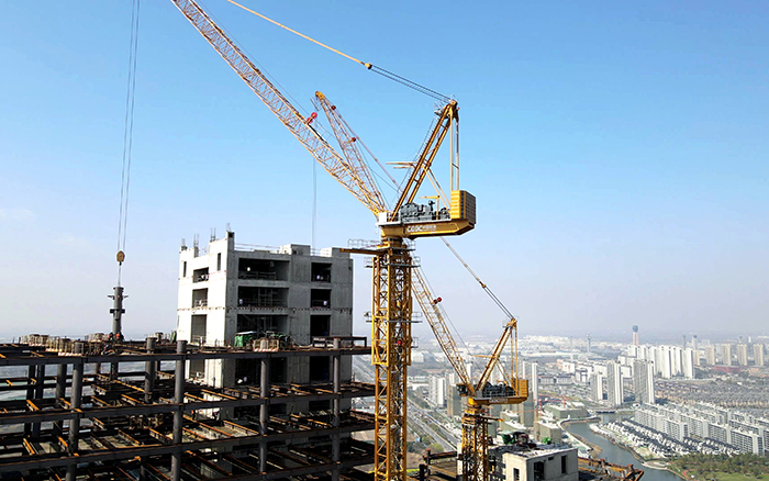 七天一層！“徐工金”助建180米高世界級(jí)“大象”