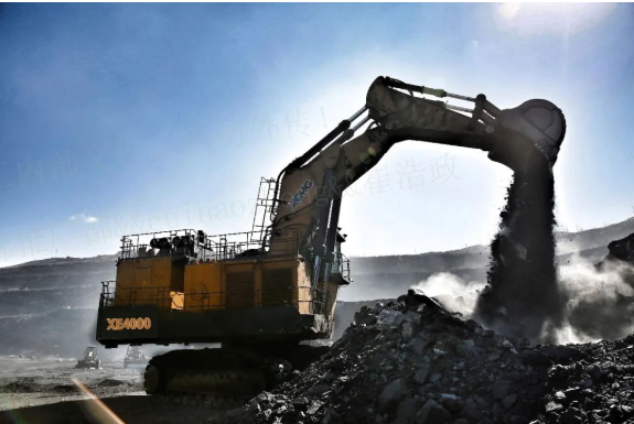近5萬小時高效出勤！徐工XE4000液壓鏟受礦區(qū)高度贊揚！