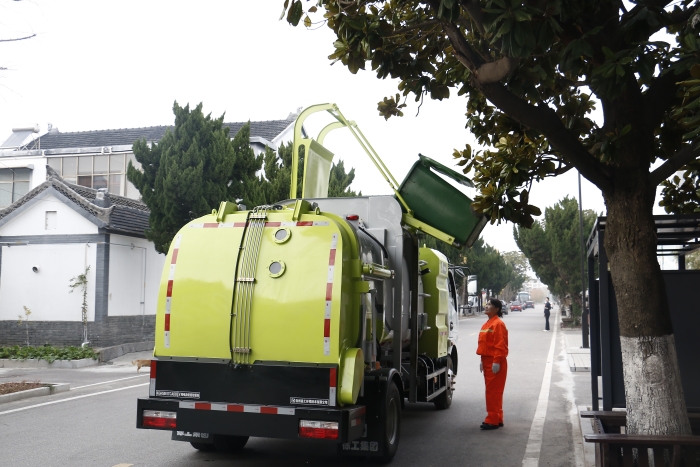 零碳收運、高效閉環(huán) | 徐工純電動餐廚垃圾車助力賈汪潘安湖綠色環(huán)衛(wèi)升級