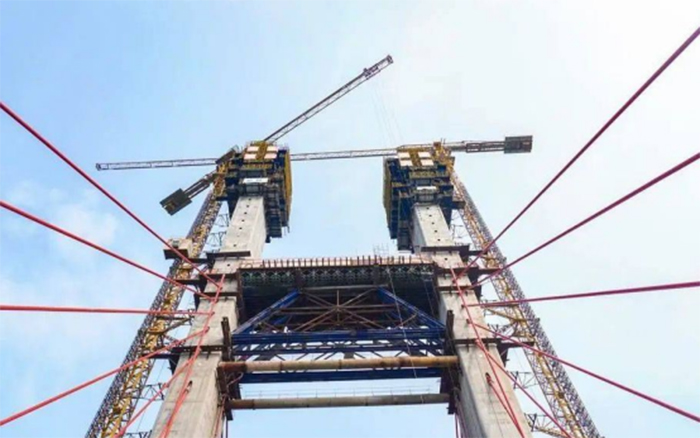 離通車又近一步！南孟溪特大橋主塔全面封頂