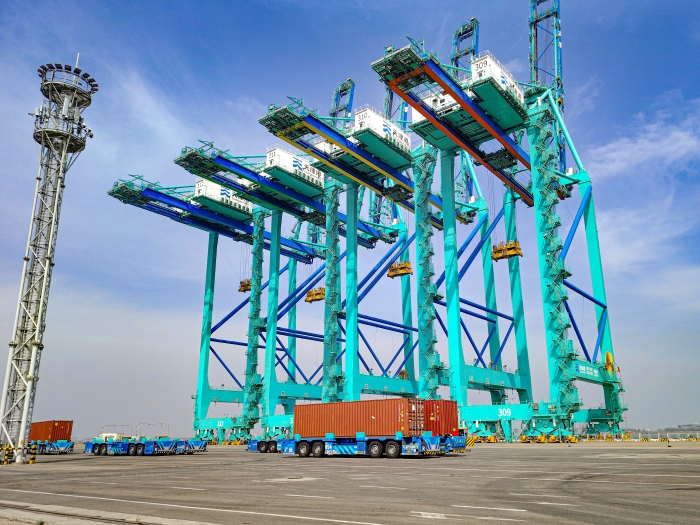 百臺(tái)集群，百萬箱量！徐工AGV打造智慧港口“中國(guó)標(biāo)桿”