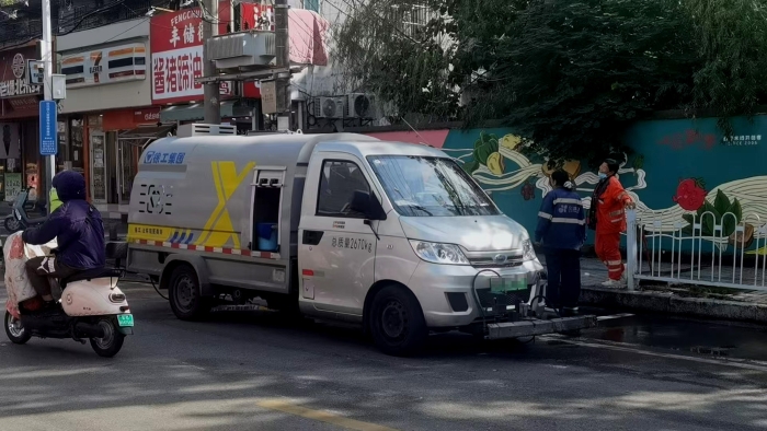 徐州這條網(wǎng)紅巷的“臉面”，竟被這臺車承包了？！