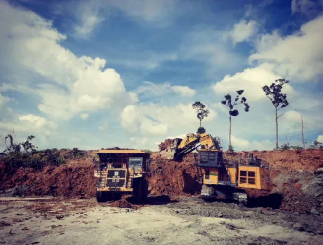 1+1>2，徐工“挖運(yùn)”礦山組合擎動(dòng)印尼煤礦作業(yè)效率