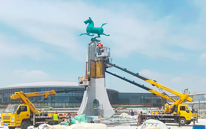 西北樞紐迎高峰！ 蘭州中川機(jī)場高空建設(shè)“顏值功臣”是徐工