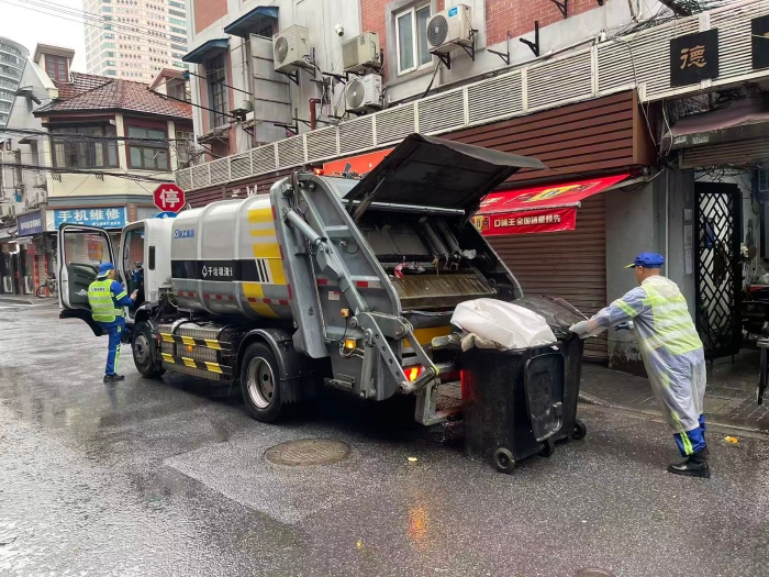 南京東路人流如織垃圾多？徐工XGH5120ZYSXBEV：輕松搞定！