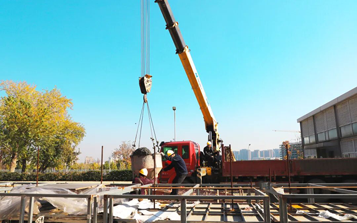高效安全雙 buff！徐工隨車吊助力混凝土施工